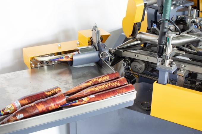 PRY-220/300 Yüksek Hızlı Dondurma Konusu Tipi Kağıt Kupa Yakası Yapma Makinesi 10